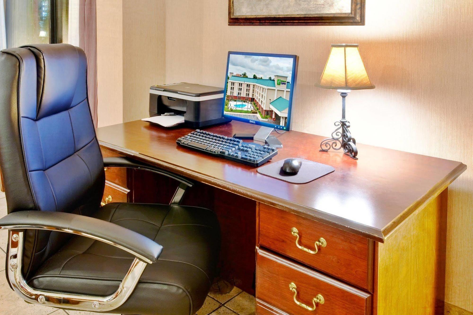 Holiday Inn Express Memphis Medical Center - Midtown By Ihg Екстер'єр фото